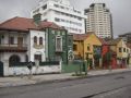 Kolorowe domki w centrum Bogoty